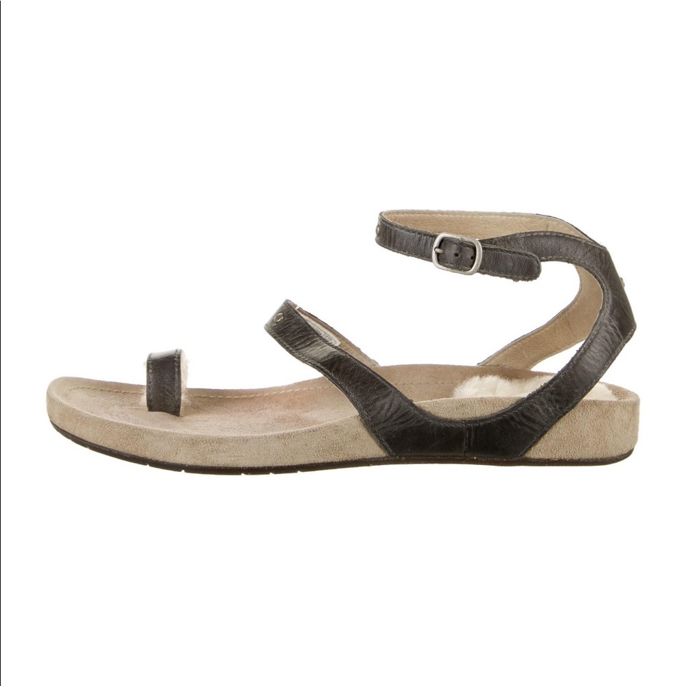 UGG - Picture 2 of 5